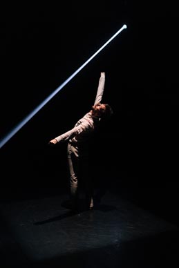 Flota, zavod, Murska Sobota (Slovenija): Arms that Never Knew Me, kor. Charlie Brittain & Milan Tomášik, foto: Vladimír Veverka