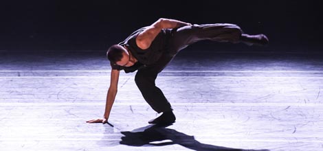 Kibbutz Contemporary Dance Company, Izrael: Asylum kor. Rami Be’er, foto: sibenikdancefestival.com