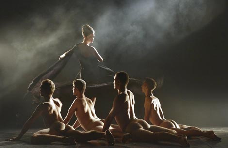 Centar Suzanne Dellal, Tel Aviv, Izraelska Opera: Čovjek trenutka (Man of the Hour), kor. Itzik Galili, foto: © Yossi Zwecker