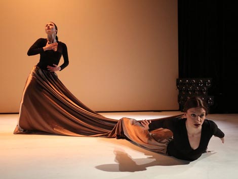 Flota i Cankarjev dom: Eno-One, autorica i koreografkinja Urška Centa, foto: Borut Bučinel