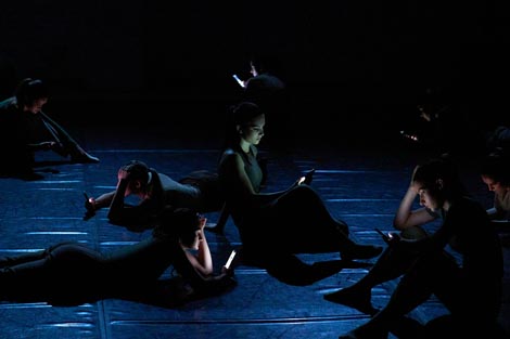Omladinski ansambl bruTALA: GenAI, kor. Lara Frgačić, Endi Schrötter, foto: Sindri Uču