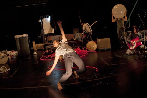 Studio za suvremeni ples, Zagreb: Large, kor. Sanja Tropp Frühwald