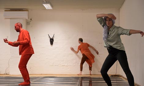 Kik Melone, Zagreb: Majke u proljeće. Tužniji od najtužnijeg komada. Ikad., autori Silvia Marchig, Iva Nerina Sibila, Marko Gutić Mižimakov, Umberto Lancia, foto: Nina Đurđević