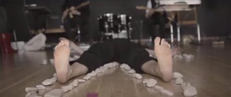 Otok sam (istraživačko-umjetnički potencijali otočke samoće), koncept Martina Hrlić Rogić, Olja Lozica, foto: Screenshot Youtube teaser