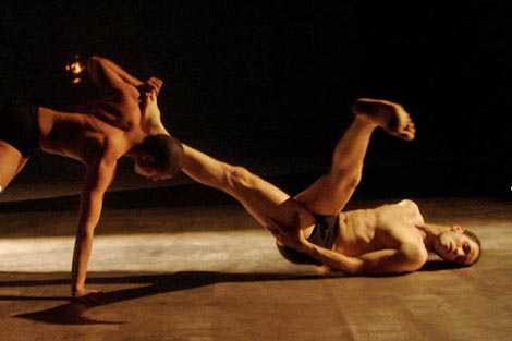 Centre Chorégraphique National Caen/Basse Normandie La danse de Pièze (Ples Pièze), kor. Héla Fattoumi, Eric Lamoureux, foto: © Eric Lamoureux