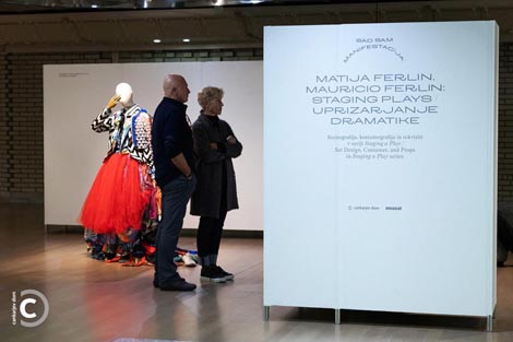 Izložba Matija Ferlin, Mauricio Ferlin, Staging Plays – Sad Sam Manifestacija, Dani posvećeni autorskom opusu Marije Ferlina, Cankarjev dom, Ljubljana, 5. – 8. studenoga 2022., foto: Nada Žgank, Cankarjev dom