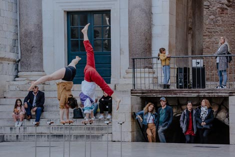 Squarehead Productions, Irska: izvedba The Exhibition Project / When Circus Is Not Itself Anymore, foto: Damira Kalajžić