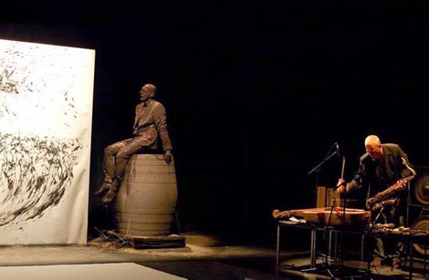 Centre chorégraphique national d’Orléans, Les Corbeoux (Vrane), kor. Josef Nadj, foto: © Rémi Angeli