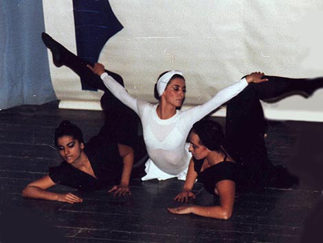 Mladenka Kalemarski, Sanja Petrovski, Sanja Ranković, Golubica mira, kor. Ana Tomić