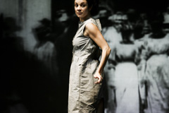 1 siromašan i jedna 0  Bezimenog autorskog društva (BADco.) 